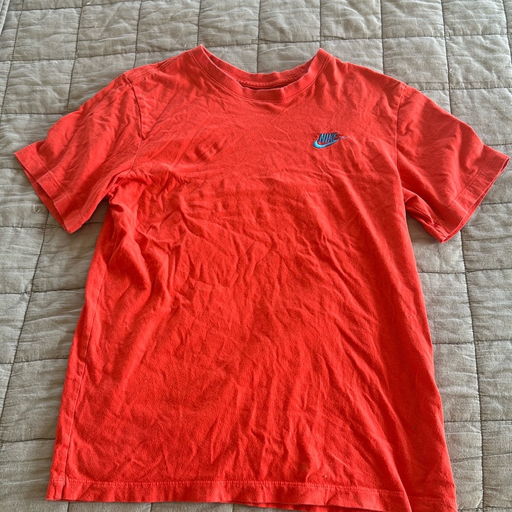 Men’s Nike tee shirt